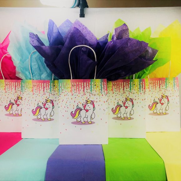 NWOT Set of 24 Unicorn Bags with Tissue Paper - Picture 2 of 8